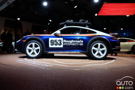 2023 Porsche 911 Dakar, profile